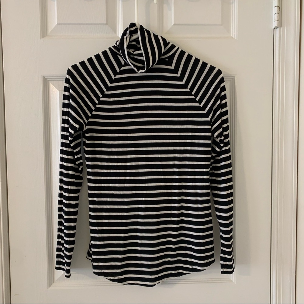 Old Navy Striped Tissue Turtleneck